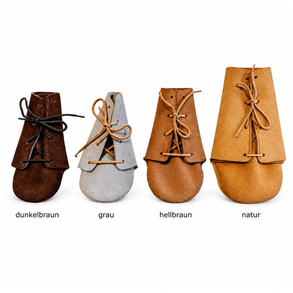 Leder-Sanitätsschuh für Hunde, schnürbar, Einzel-Schuh – Made in Switzerland (Frontansicht) mit Farbtext